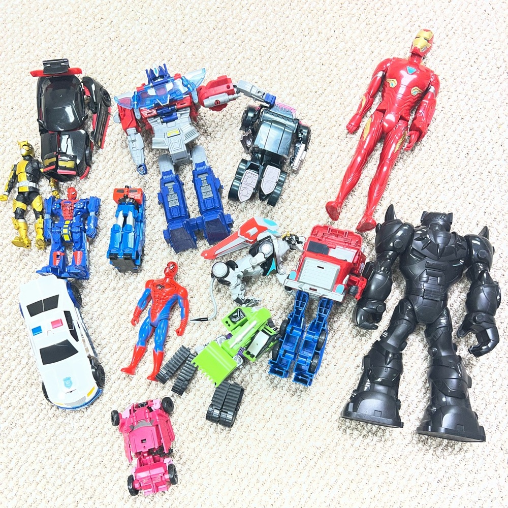 Multiples Action Heroes Robot and Figure Collection - Red, Blue, Black